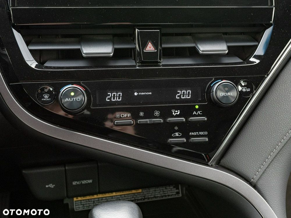 Toyota Camry - 19