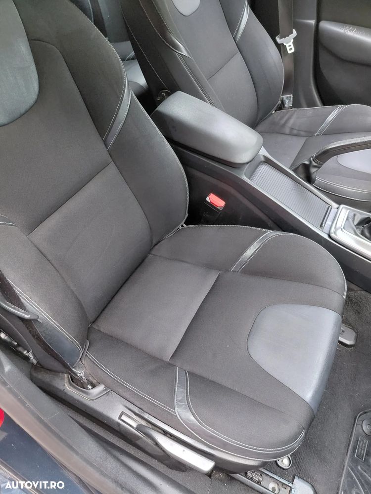 Volvo V40 D2 94g Kinetic - 12