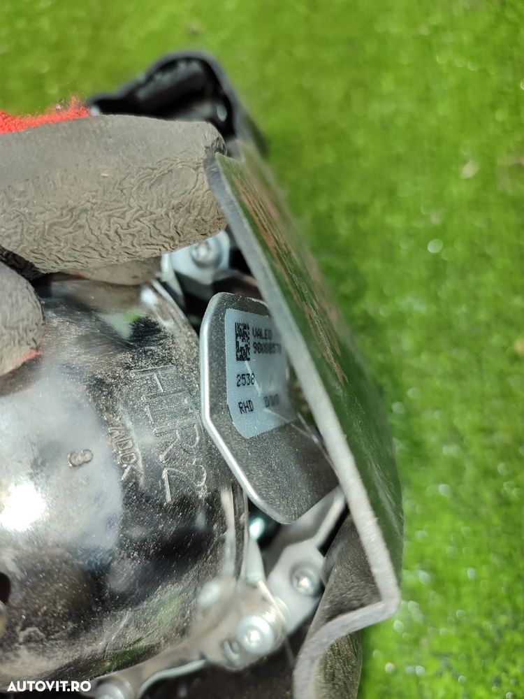 PROIECTOR CEATA DREAPTA TOYOTA AURIS 1.2 BENZINA 2017 COD OEM 8121002110 / HATCHBACK 5 USI 2013-2019 - 8