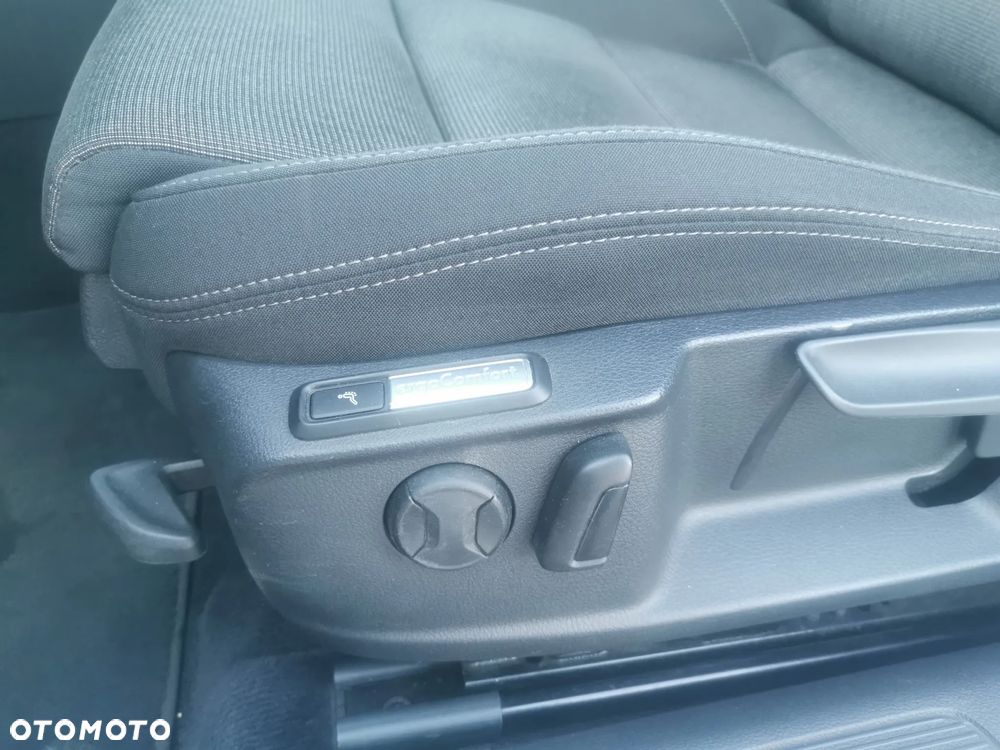 Volkswagen Passat 2.0 TDI SCR DSG Highline - 17