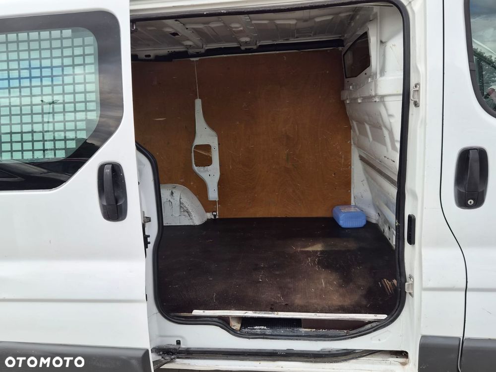 Renault Trafic 2.0 dCi limatyzacja Elektryczne Szyby Gwarancja - 20
