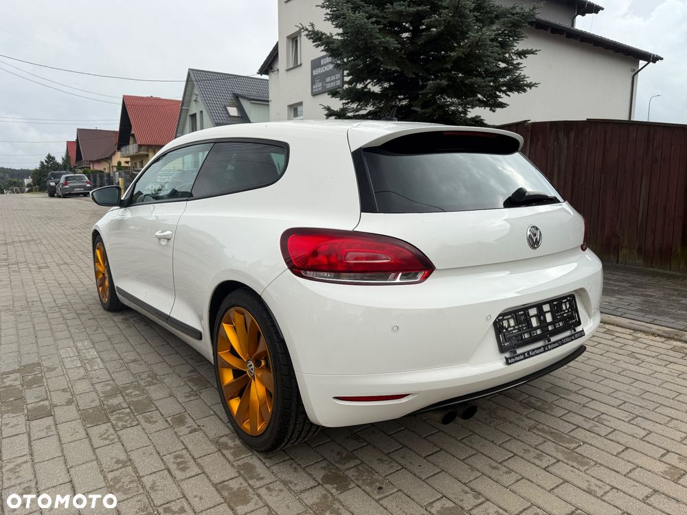 Volkswagen Scirocco 2.0 TDI Blue Motion Technologie Edition - 4