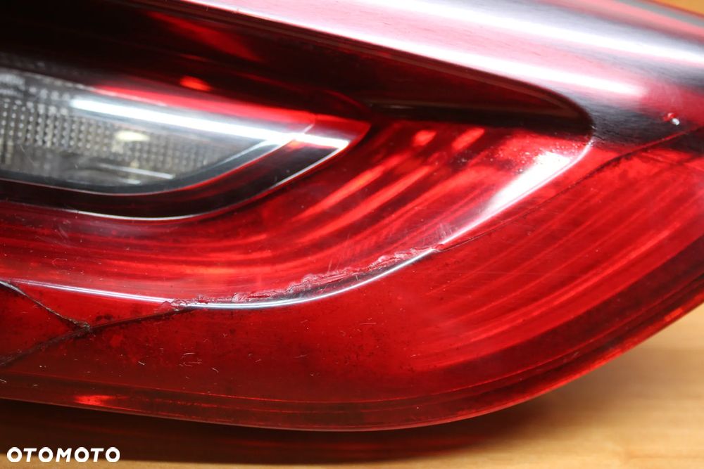 LAMPA PRAWY TYŁ TYLNA PRAWA W KLAPE LED OPEL INSIGNIA B KOMBI 39107538 - 4