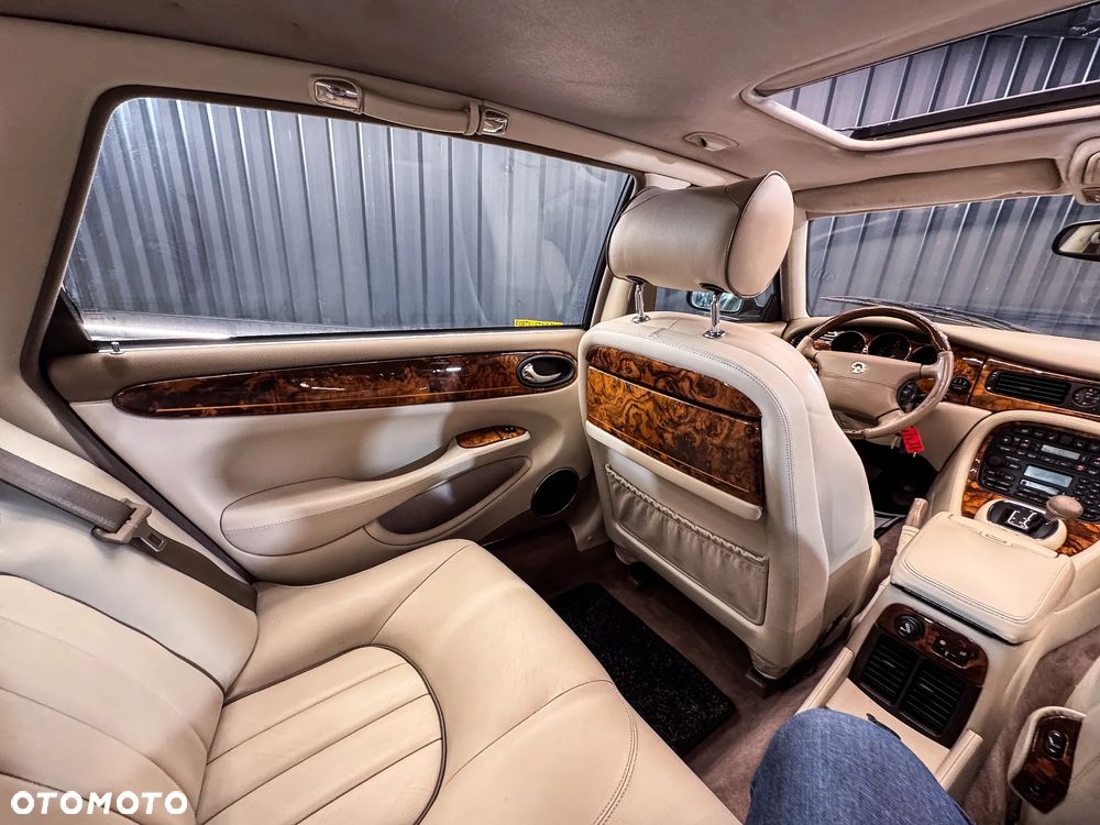 Jaguar Daimler 8 - 25