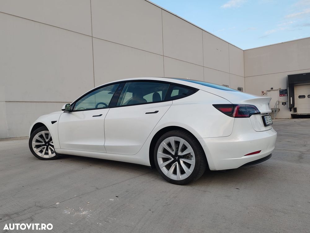 Tesla Model 3 - 7