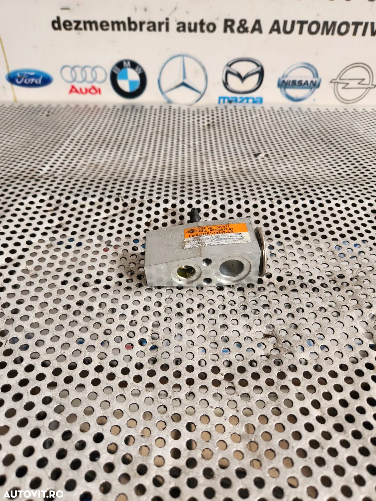 Valva Cuplaj Conducte Clima Ford Kuga 2 Cod H1F1--AA Dezmembrez Ford Kuga 2 - Dezmembrari Arad - 2