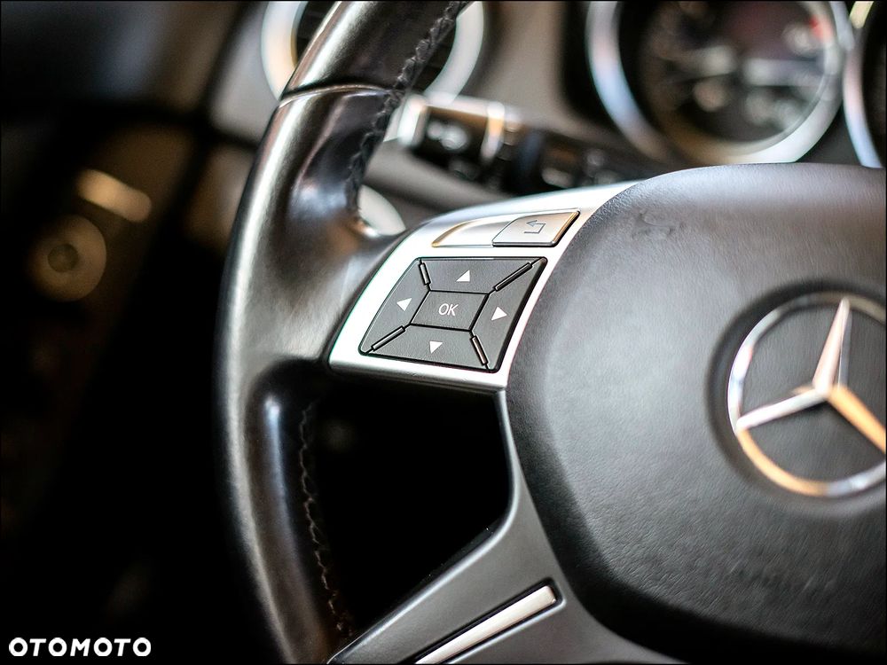 Mercedes-Benz Klasa C 180 (BlueEFFICIENCY) Elegance - 17