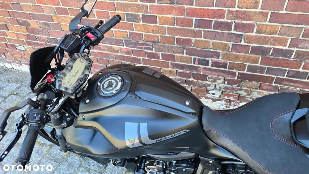 Yamaha MT - 16
