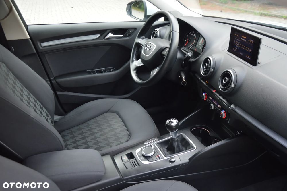 Audi A3 Sportback 1.2 TFSI Attraction - 24