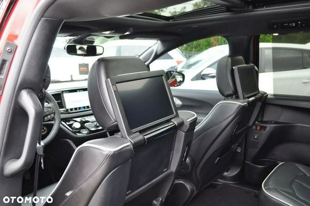 Chrysler Pacifica - 20