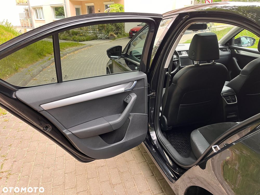 Skoda Octavia 2.0 TDI Style DSG - 12