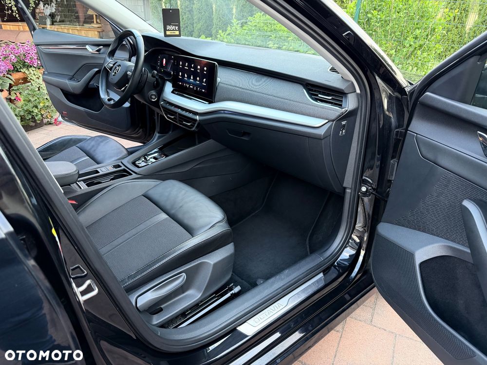 Skoda Octavia 2.0 TDI Sportline DSG - 25