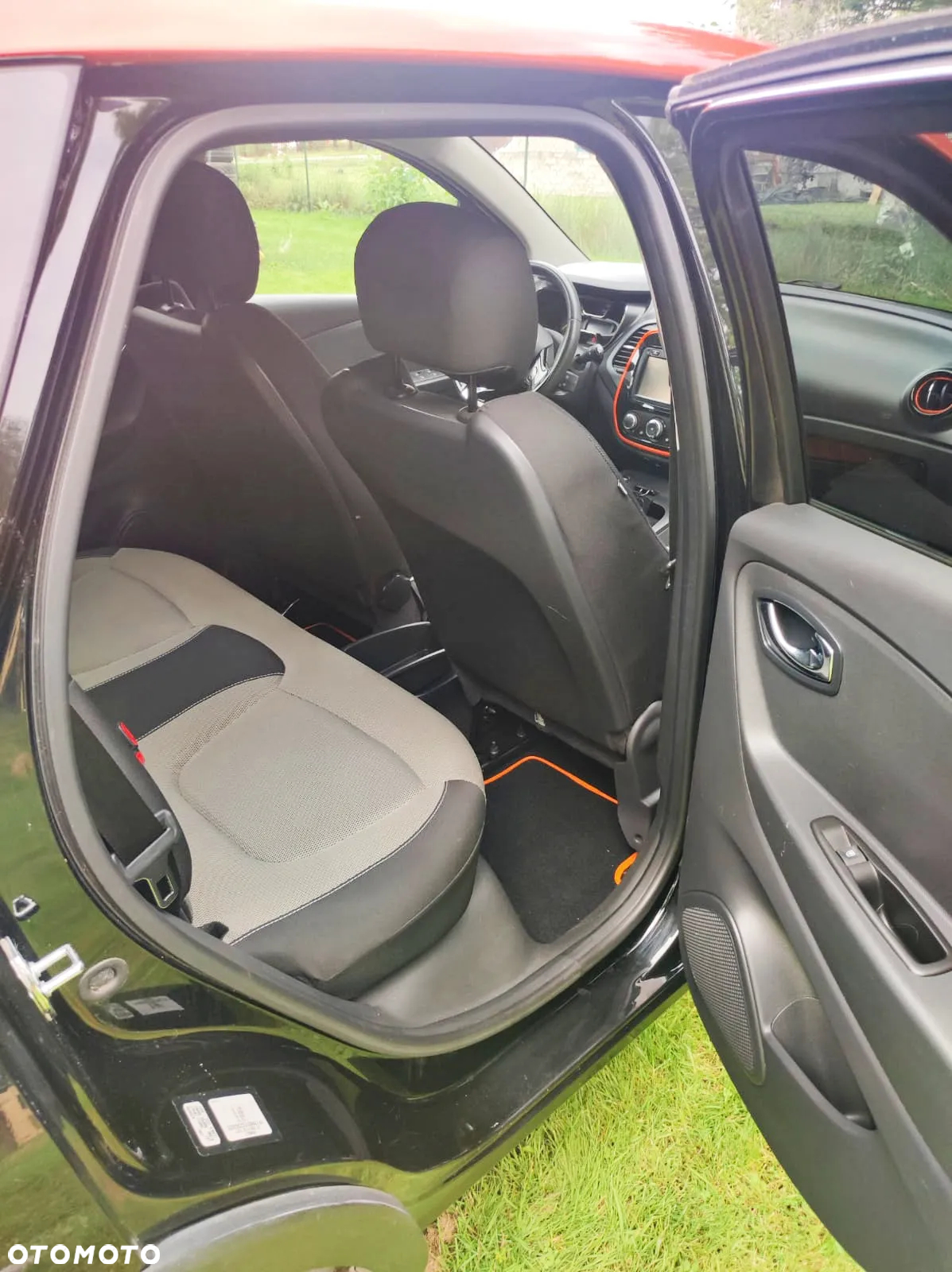 Renault Captur ENERGY TCe 120 EDC Luxe - 4