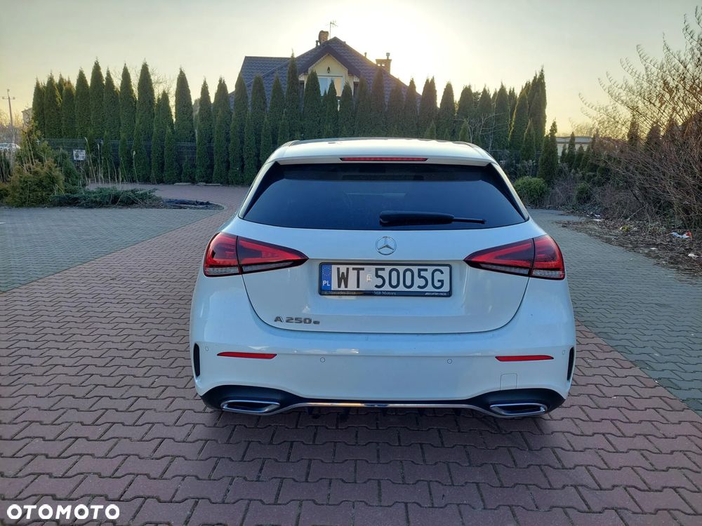 Mercedes-Benz Klasa A 250 E AMG Line 8G-DCT - 6