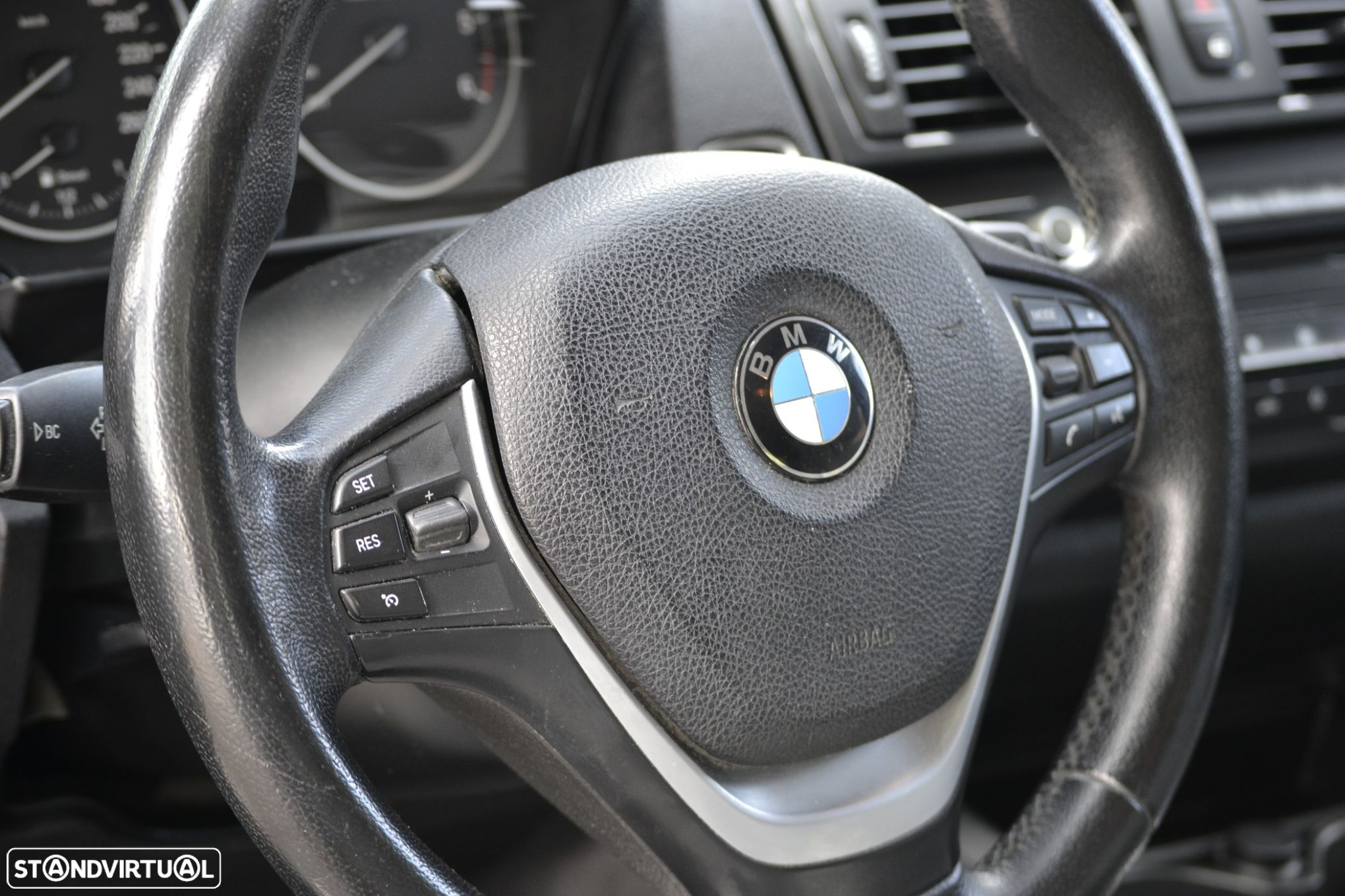 BMW 118 dA Line Urban - 9