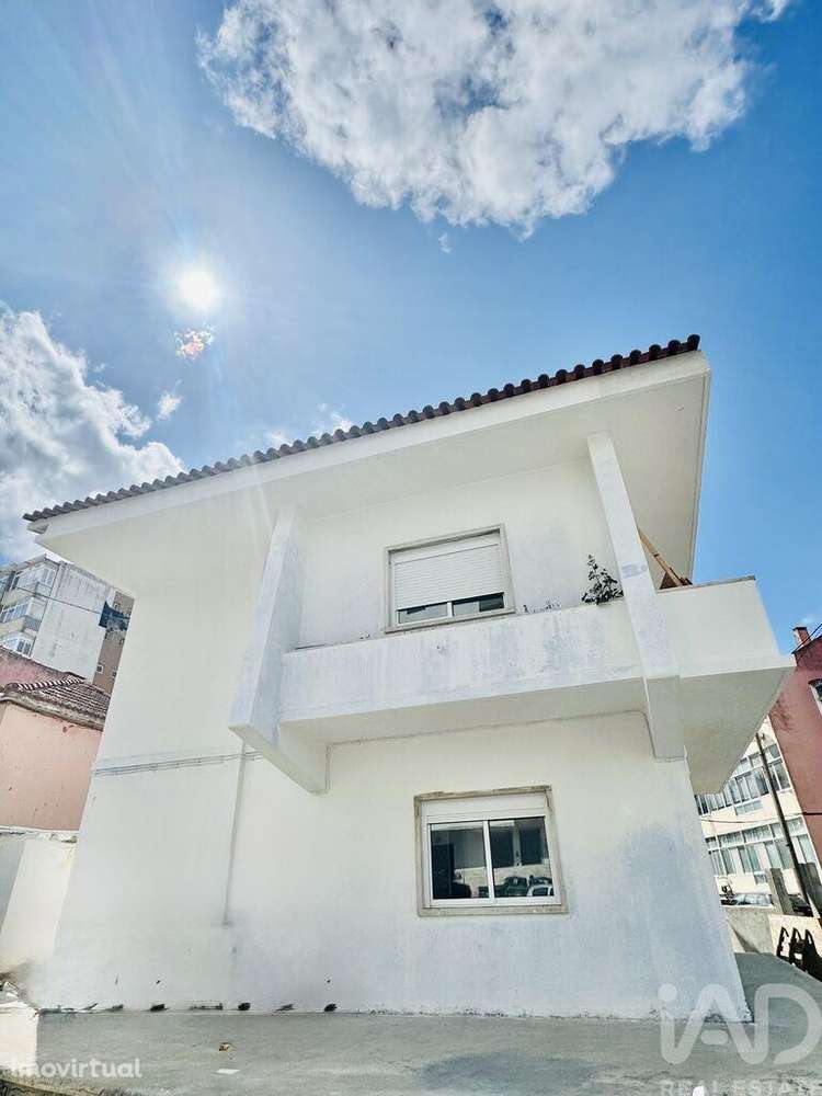 Casa / Villa T4 em Laranjeiro e Feijó de 210 m2 - Grande imagem: 2/4