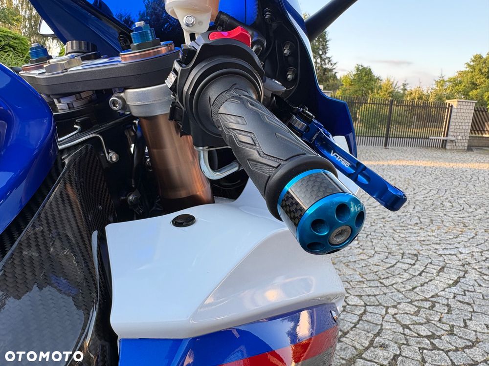 Suzuki GSX-R - 33