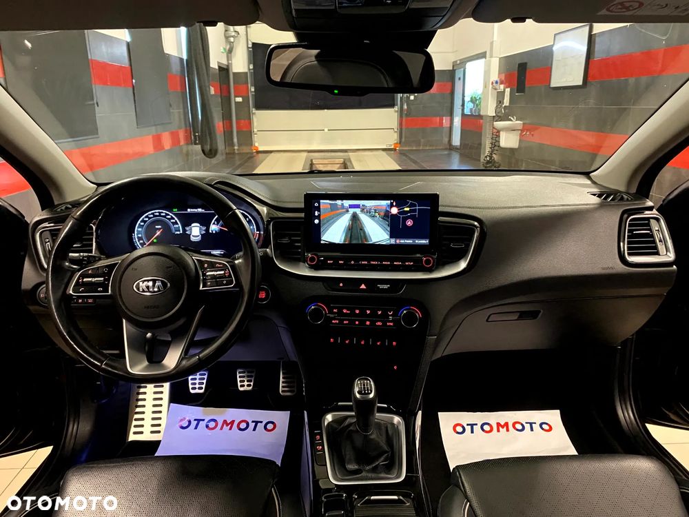 Kia XCeed 1.4 T-GDI OPF PLATINUM EDITION - 17