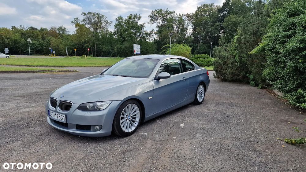 BMW Seria 3 330i Coupe - 2