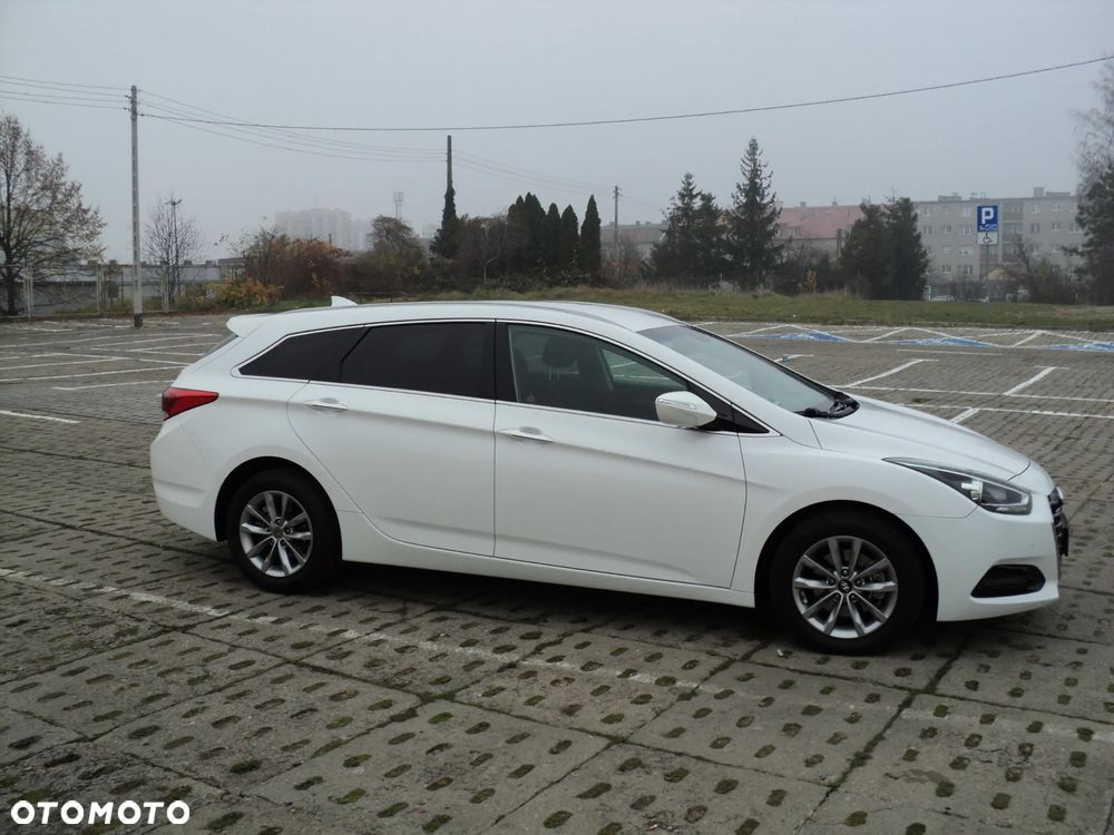 Hyundai i40 Kombi 1.7 CRDi DCT Premium - 4