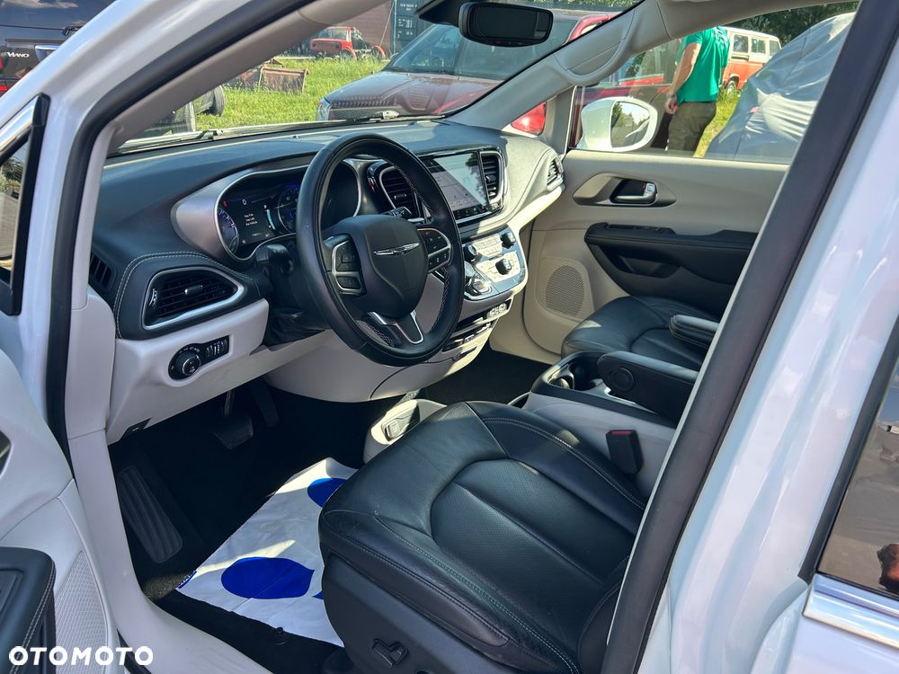 Chrysler Pacifica - 19