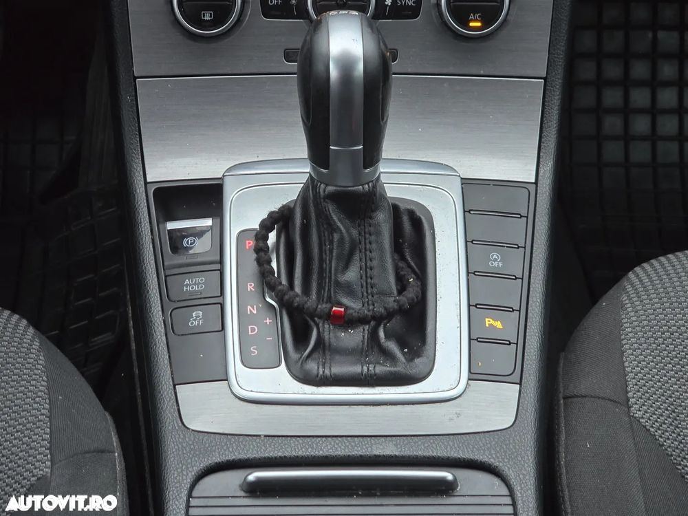 Volkswagen Passat 2.0 TDI DSG BlueMotion Technology Comfortline - 12