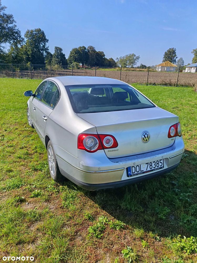 Volkswagen Passat - 5