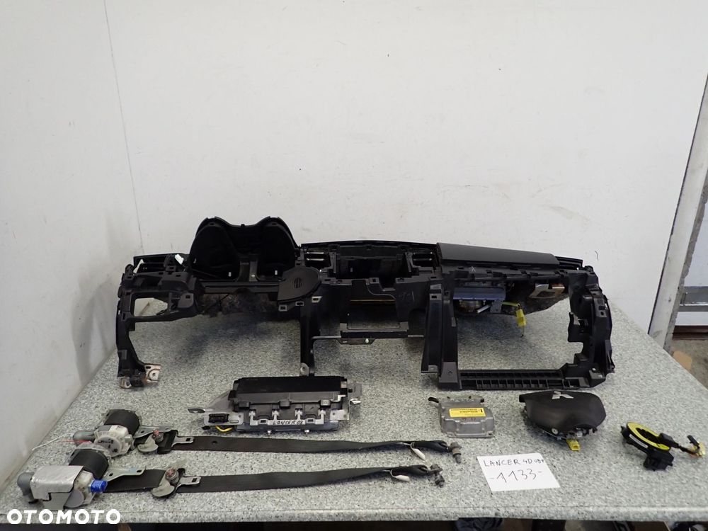 MITSUBISHI LANCER VIII 4D 08- DESKA ROZDZIELCZA PODUSZKI POWIETRZA ZESTAW - 1
