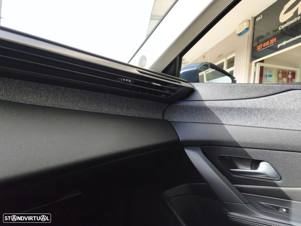 Peugeot 408 1.6 Hybrid Allure Pack e-EAT8 - 18