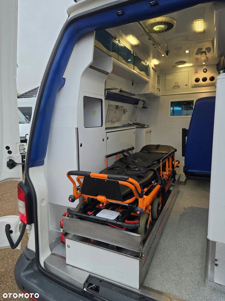 Volkswagen Transporter AUTO-FORM Ambulans Karetka - 17