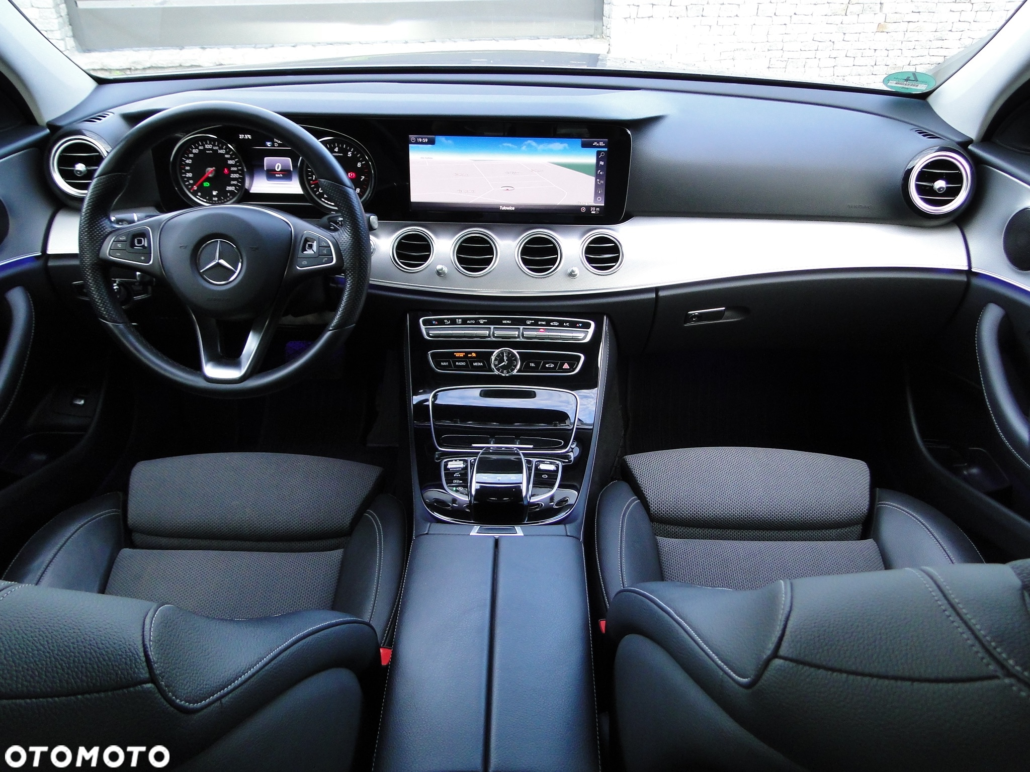 Mercedes-Benz Klasa E 250 9G-TRONIC Avantgarde - 10