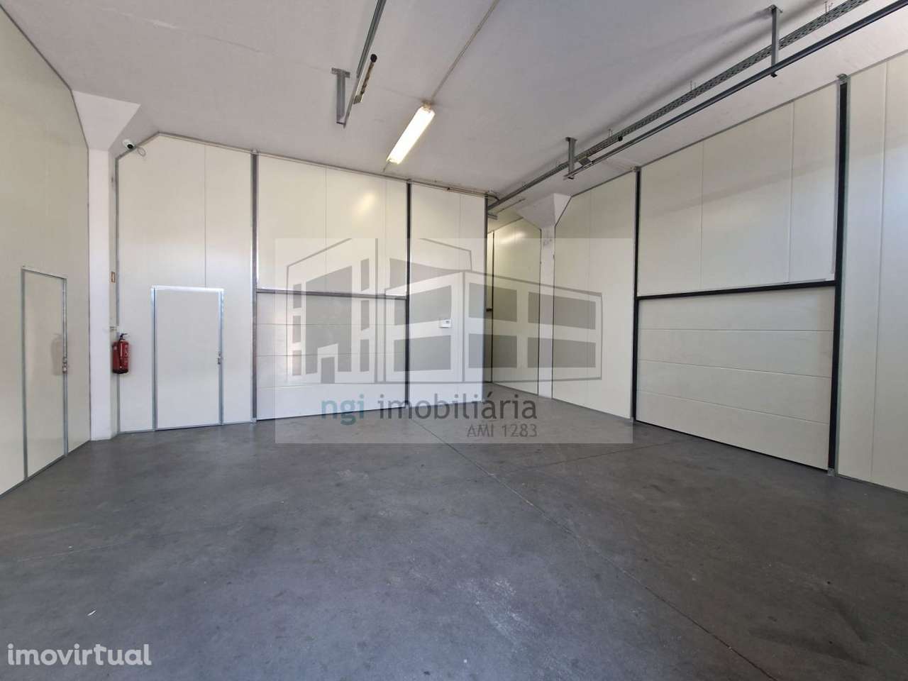 Armazém em Venda do Pinheiro - Grande imagem: 2/20