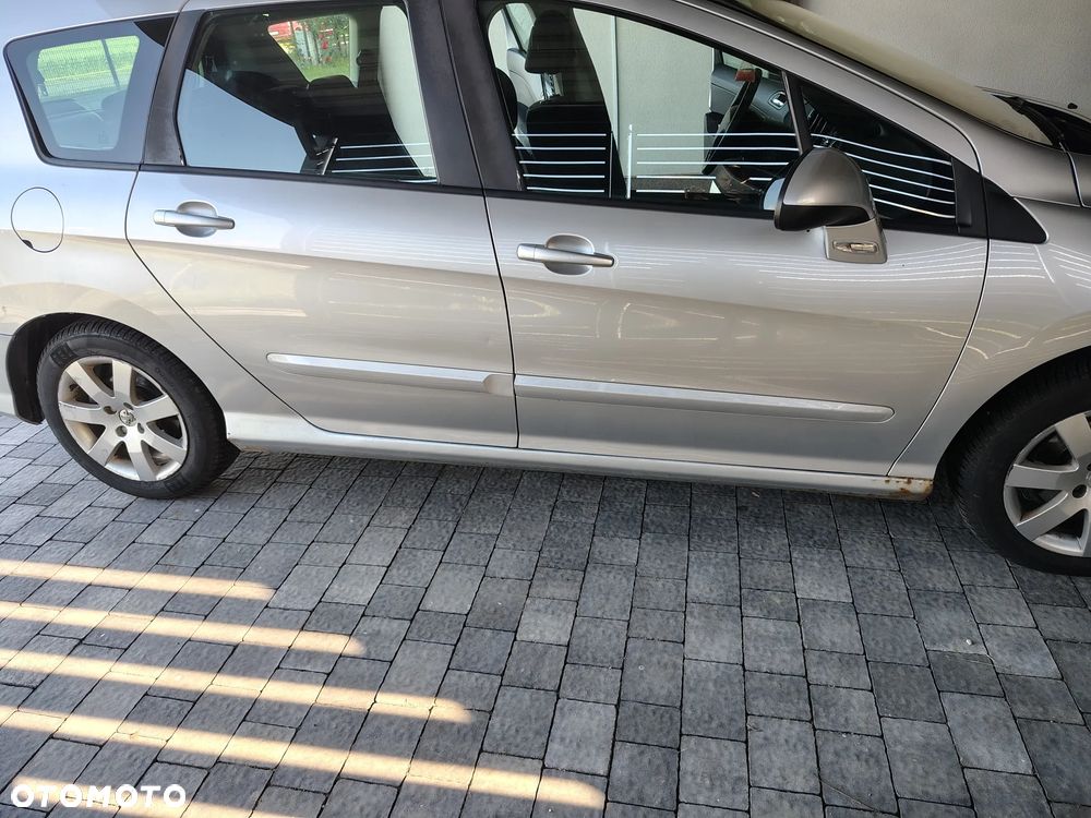 Peugeot 308 1.6 HDi Premium Plus - 17
