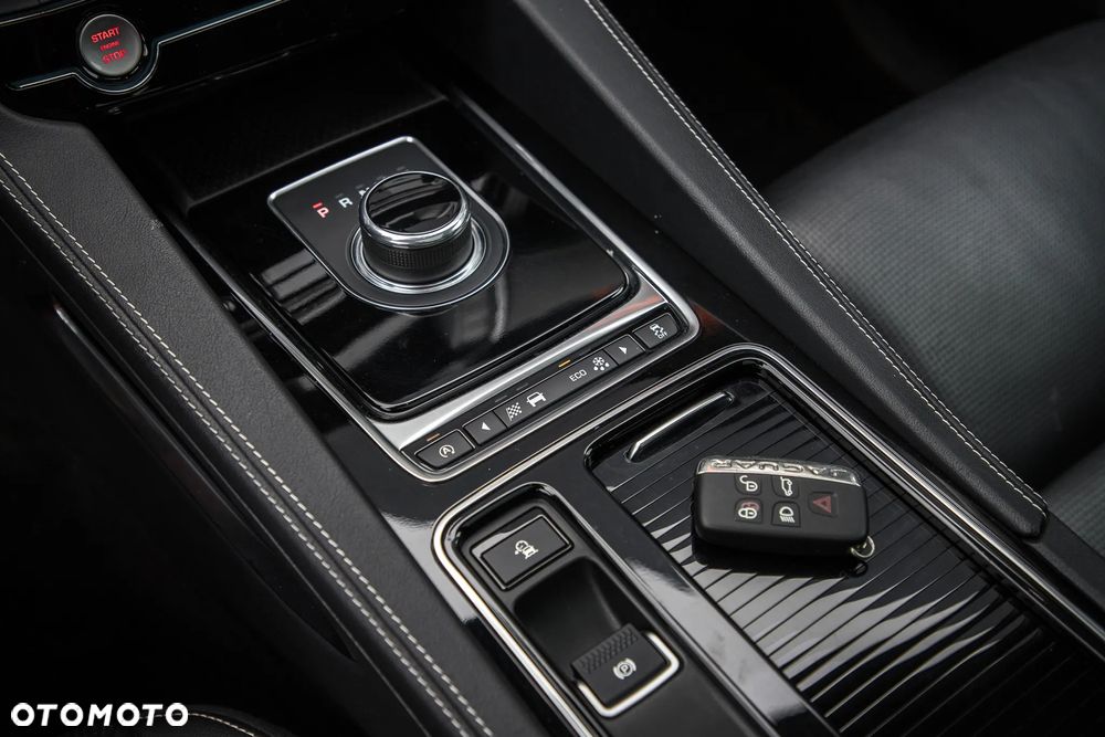 Jaguar F-Pace 3.0 TDV6 AWD S - 29
