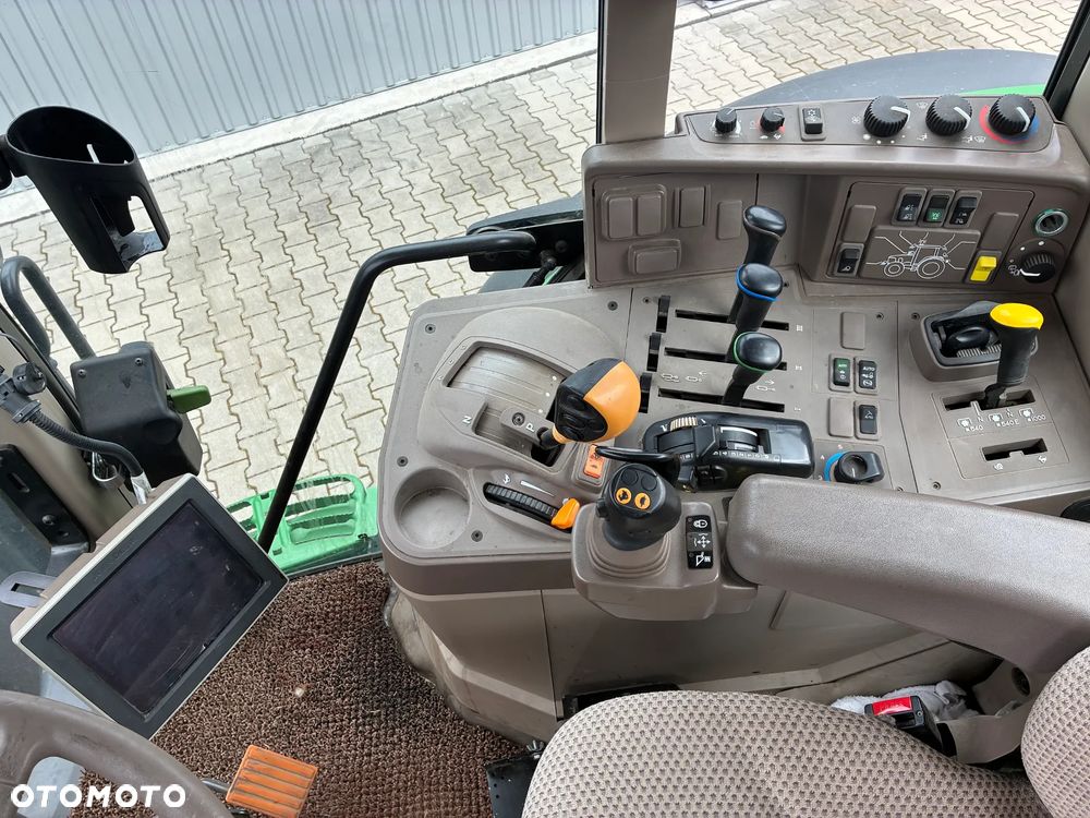 John Deere 6120M - 7