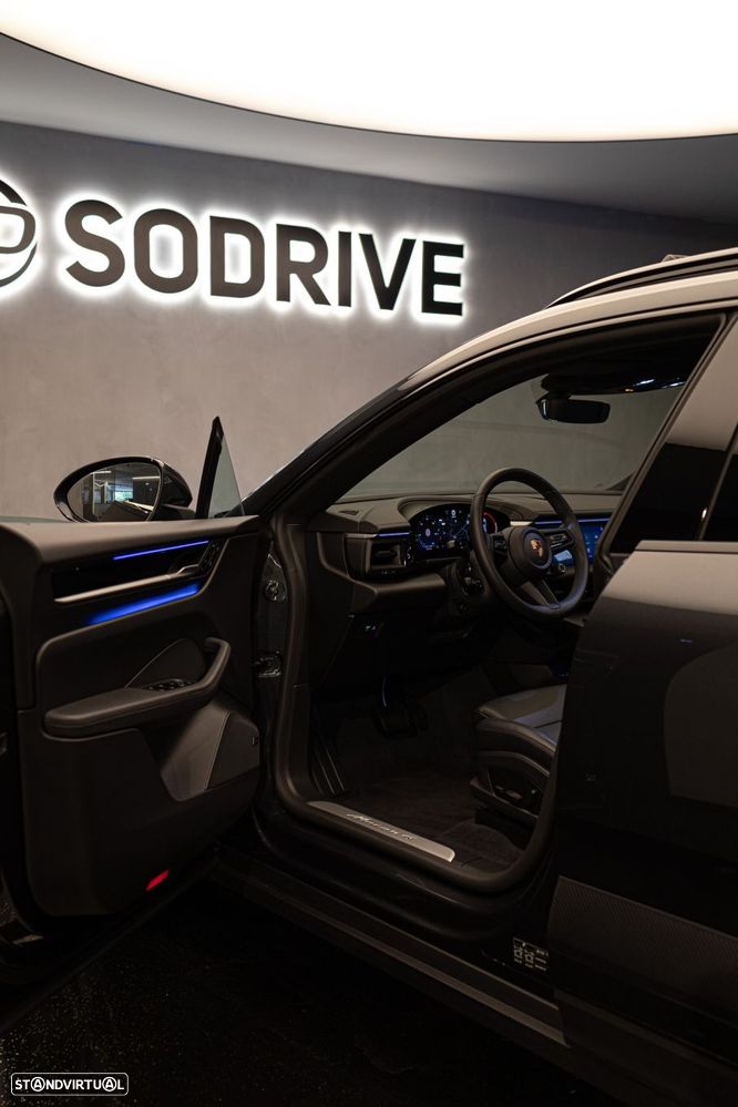 Porsche Macan Electric 4 - 31