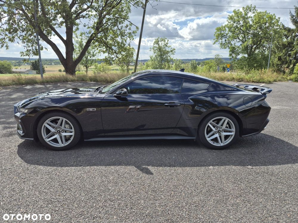 Ford Mustang - 6