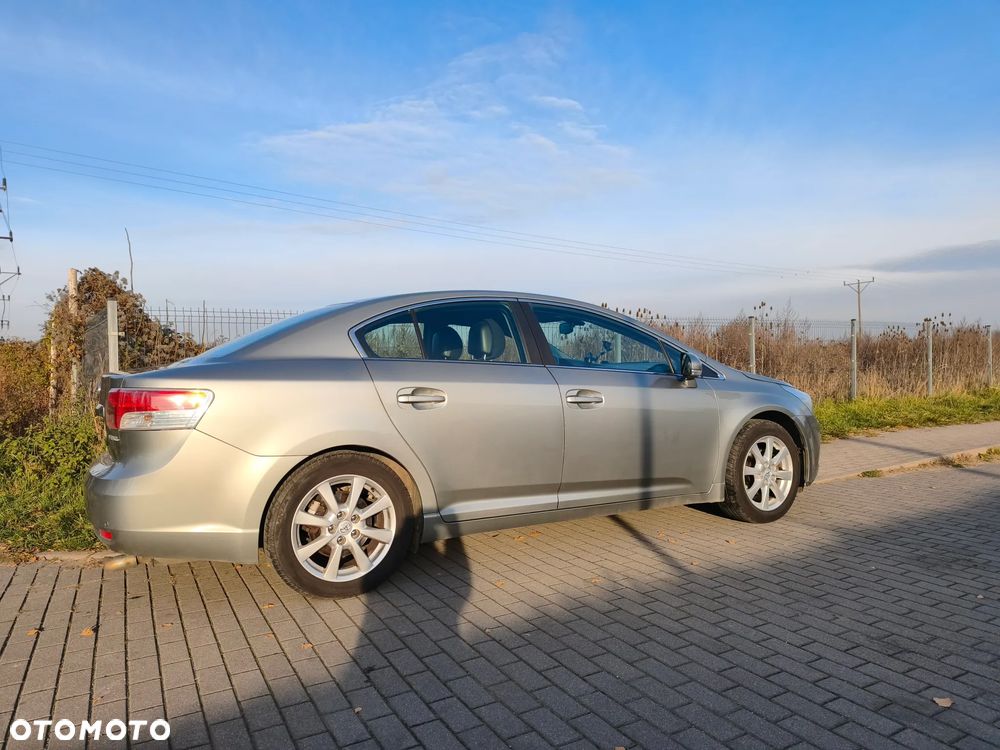 Toyota Avensis 2.0 Sol plus - 12