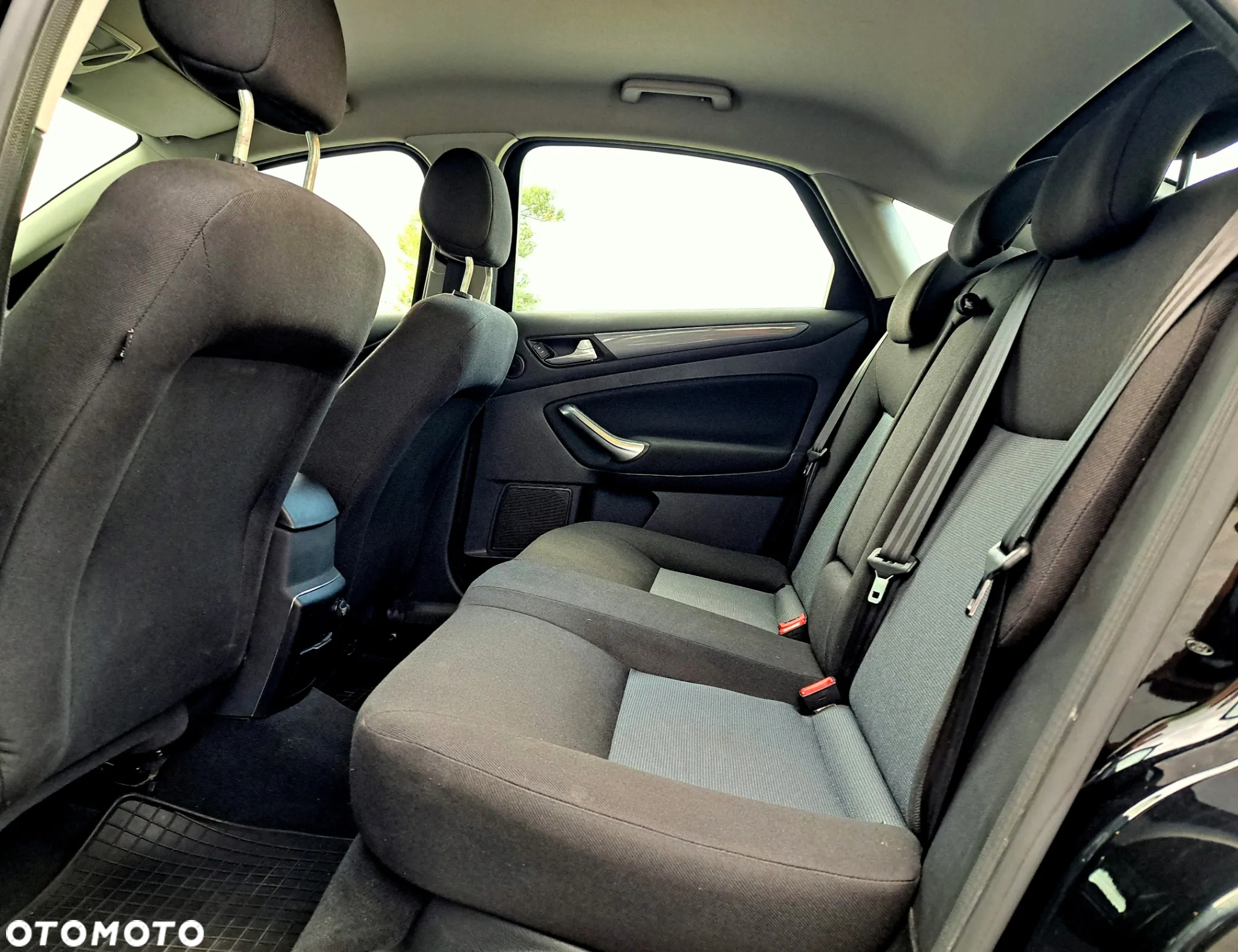 Ford Mondeo - 17