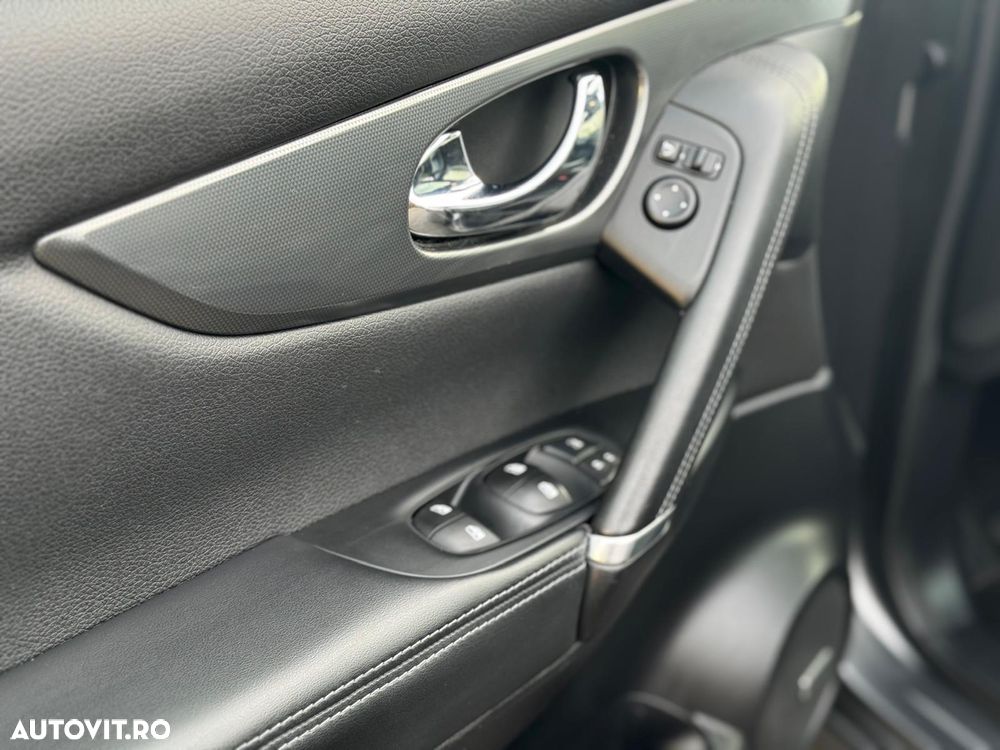 Nissan Qashqai 1.6 DCI Xtronic TEKNA+ - 9