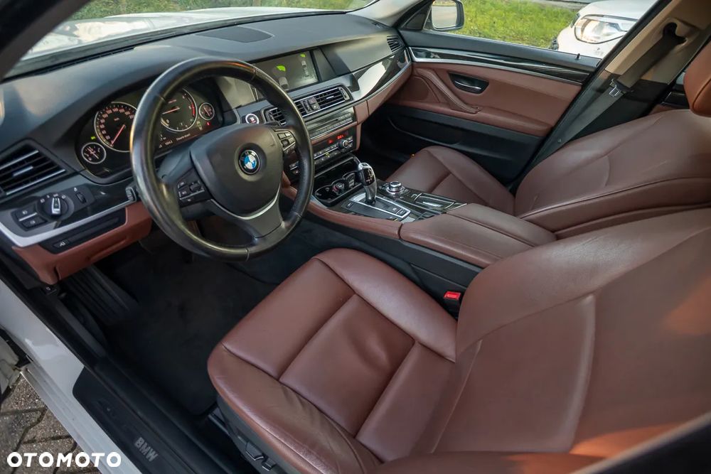 BMW Seria 5 520d Sport-Aut - 21