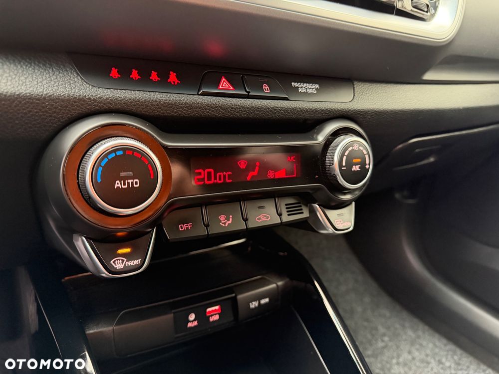 Kia Stonic 1.0 T-GDI 120 Platinum Edition - 31