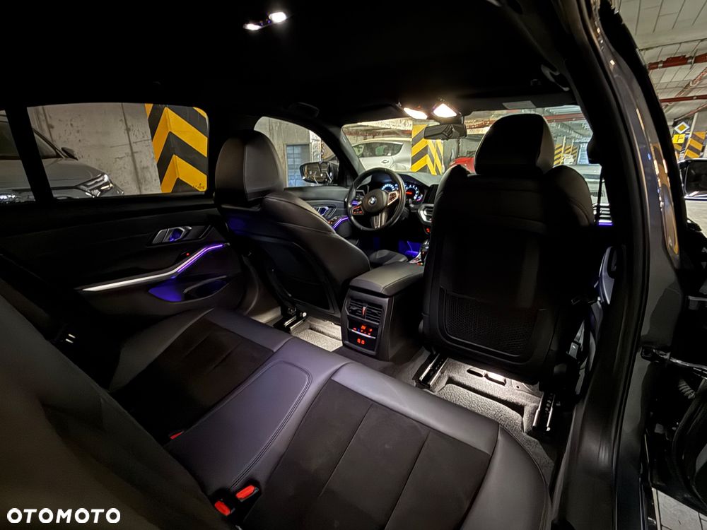 BMW Seria 3 318i M Sport - 22