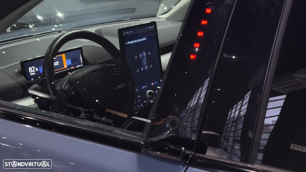 Ford Mustang Mach-E Standard - 17