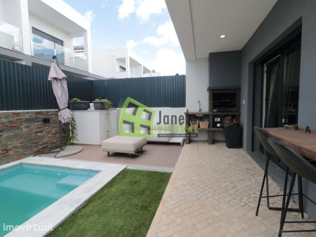 Moradia Geminada T3 com Piscina - Fernão Ferro - Grande imagem: 3/20