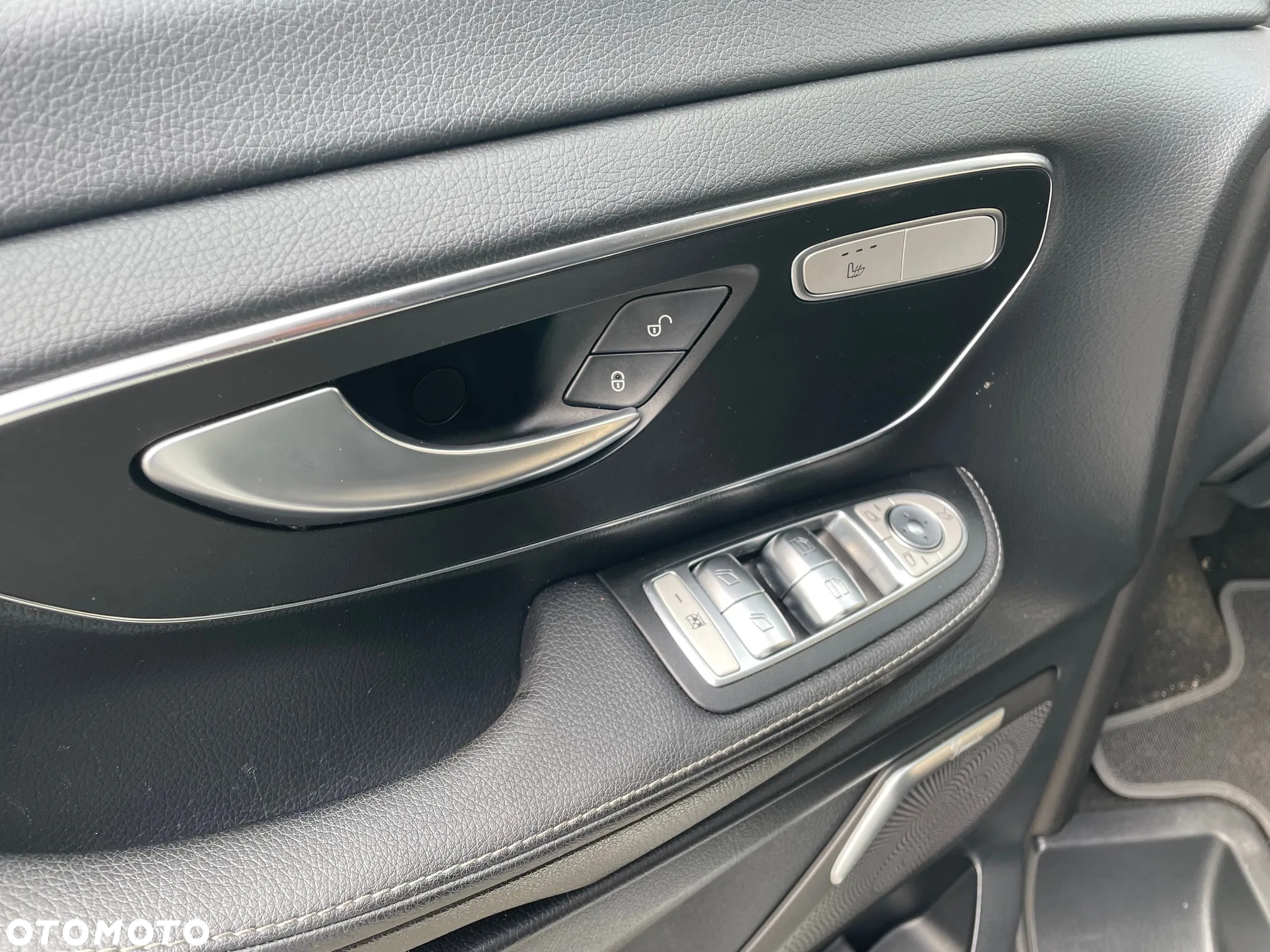 Mercedes-Benz Klasa V 300 d lang 9G-TRONIC Avantgarde - 16