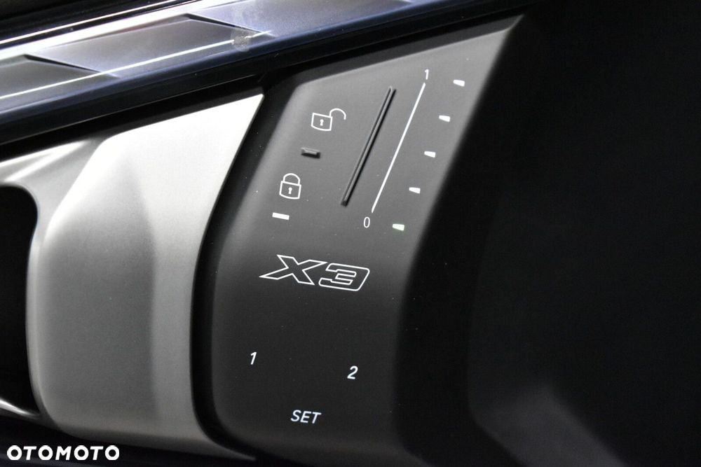 BMW X3 xDrive20d mHEV - 17