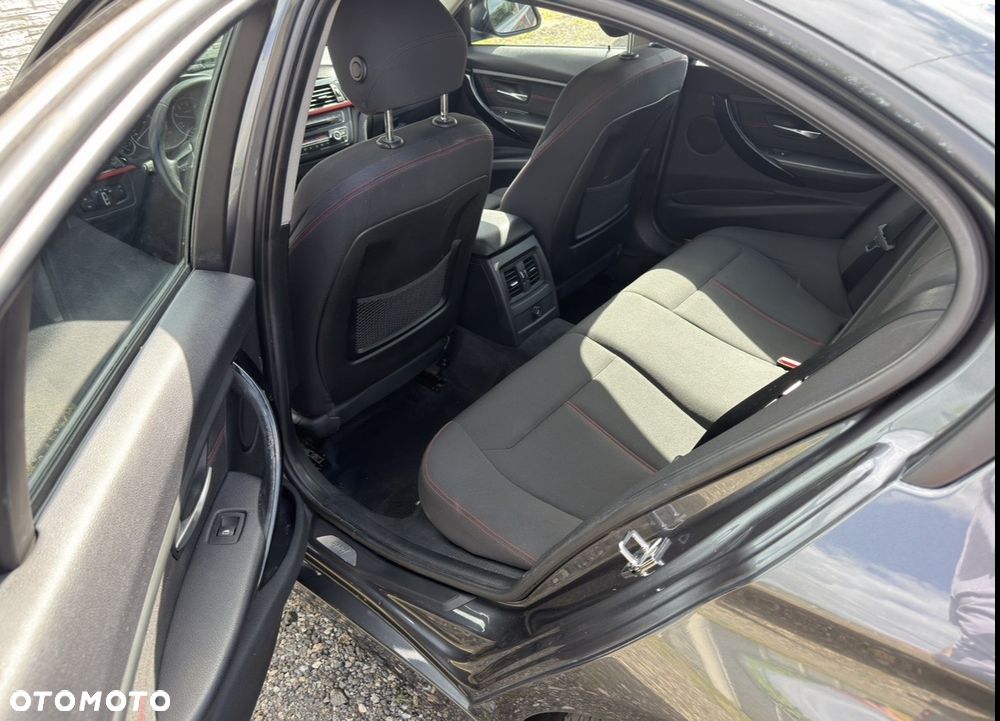 BMW Seria 3 320d - 13