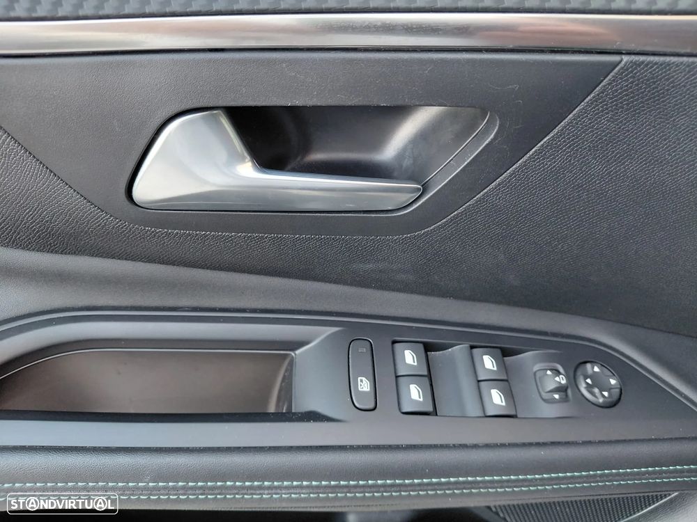Peugeot 5008 1.2 PureTech Allure Pack EAT8 - 11