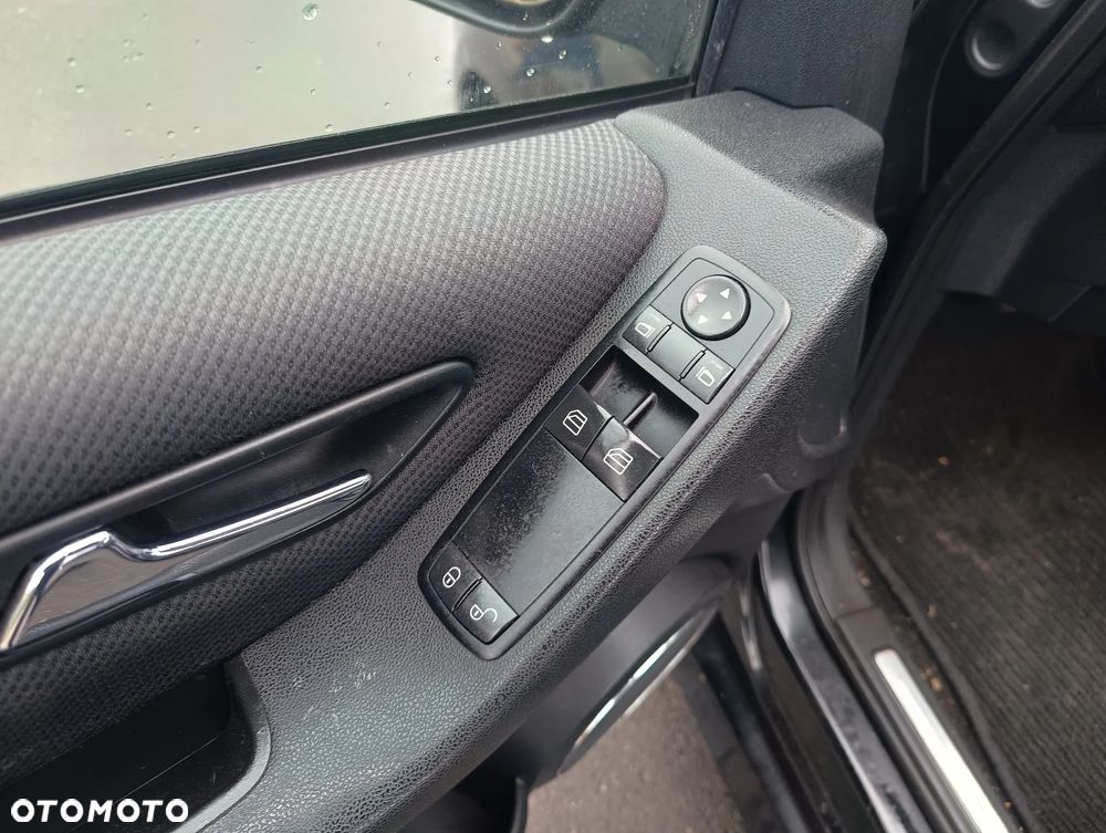 Mercedes-Benz Klasa B 180 CDI DPF Autotronic - 16